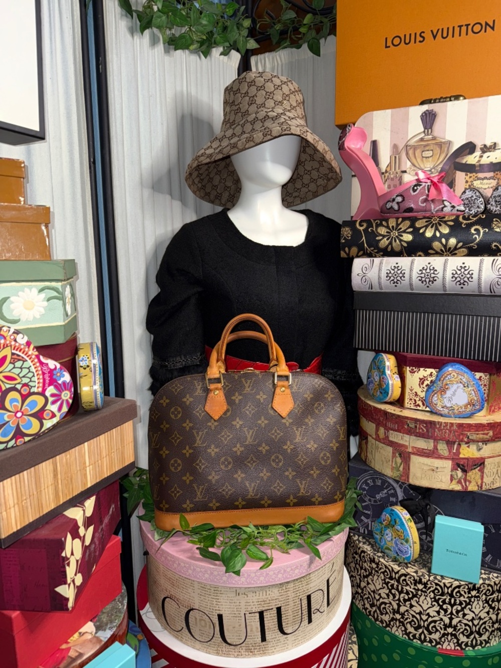 HERMOSA LOUIS VUITTON ALMA BAG! - Picture 3 of 17